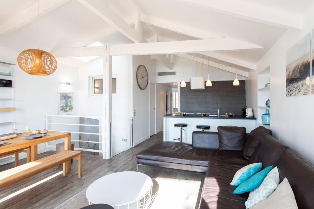 #40 Bright Sea View Suite For 6 2Mins Walk Port & Sea Вилафранк-сюр-Мер Екстериор снимка