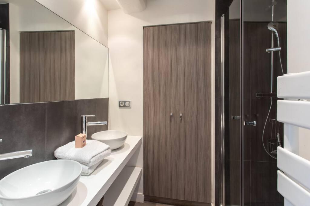 #40 Bright Sea View Suite For 6 2Mins Walk Port & Sea Вилафранк-сюр-Мер Екстериор снимка